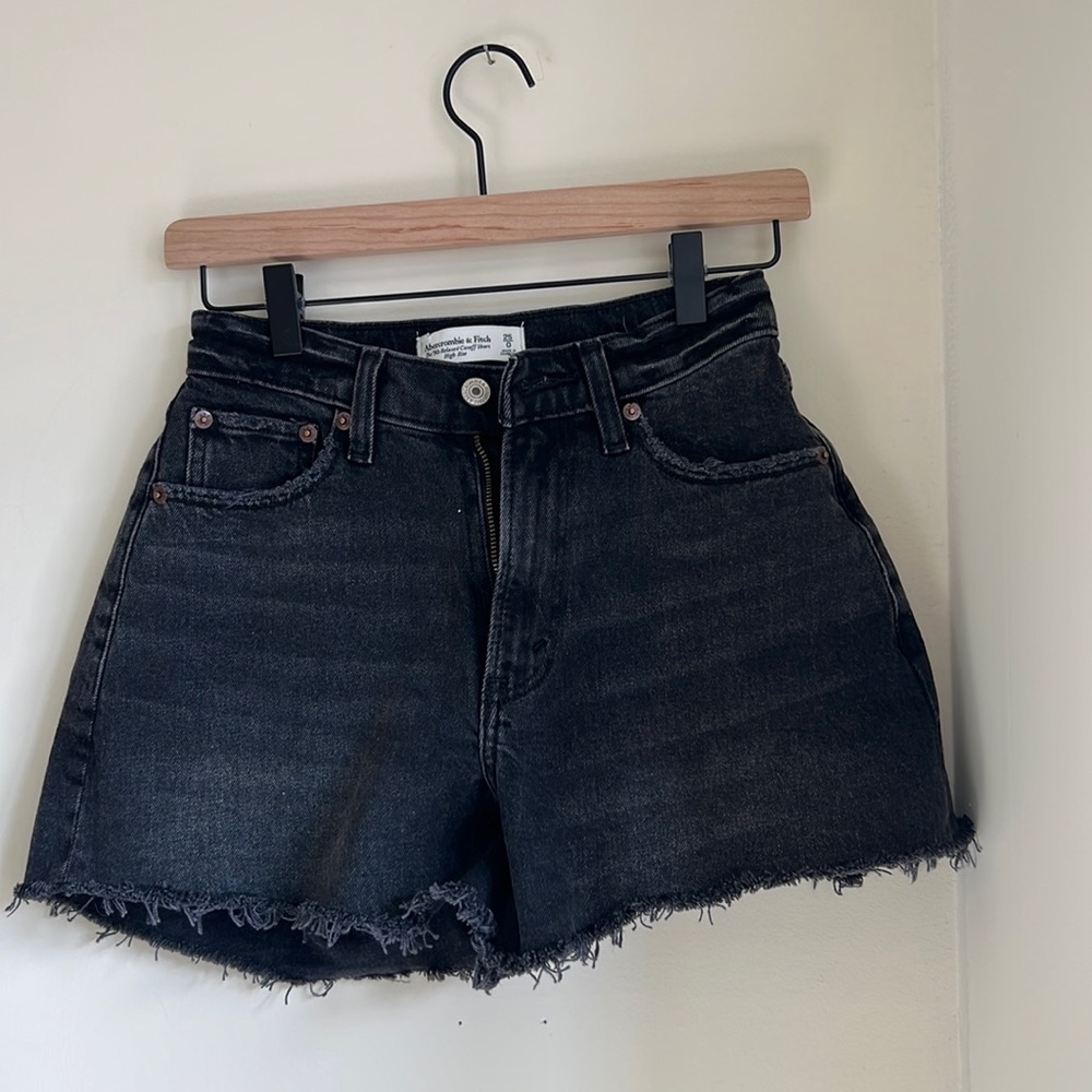 90s relaxed cutoff short